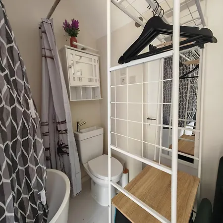 Studette La Rosee Abondante Non-fumeur, 45 Min De Paris, 10m2, Independante, Cosy, Apaisante, Mobiliers Convertible, Wifi, Tv, Kitchenette, Sanitaires Inclus Visibles Dans La Meme Piece, Mini Terrasse, Jardin, Canape-lit 120x180, 1 A 2 Pers Gabarit M ホームステイ *